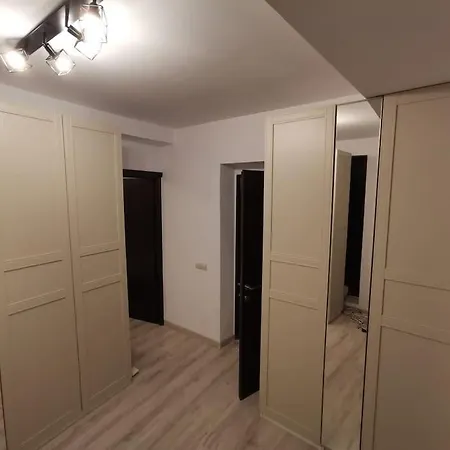 Big House In North With Ping-pong Table *