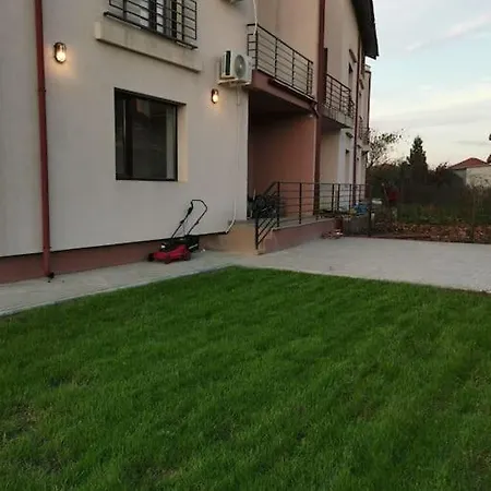 빌라 Big House In North With Ping-pong Table 부쿠레슈티
